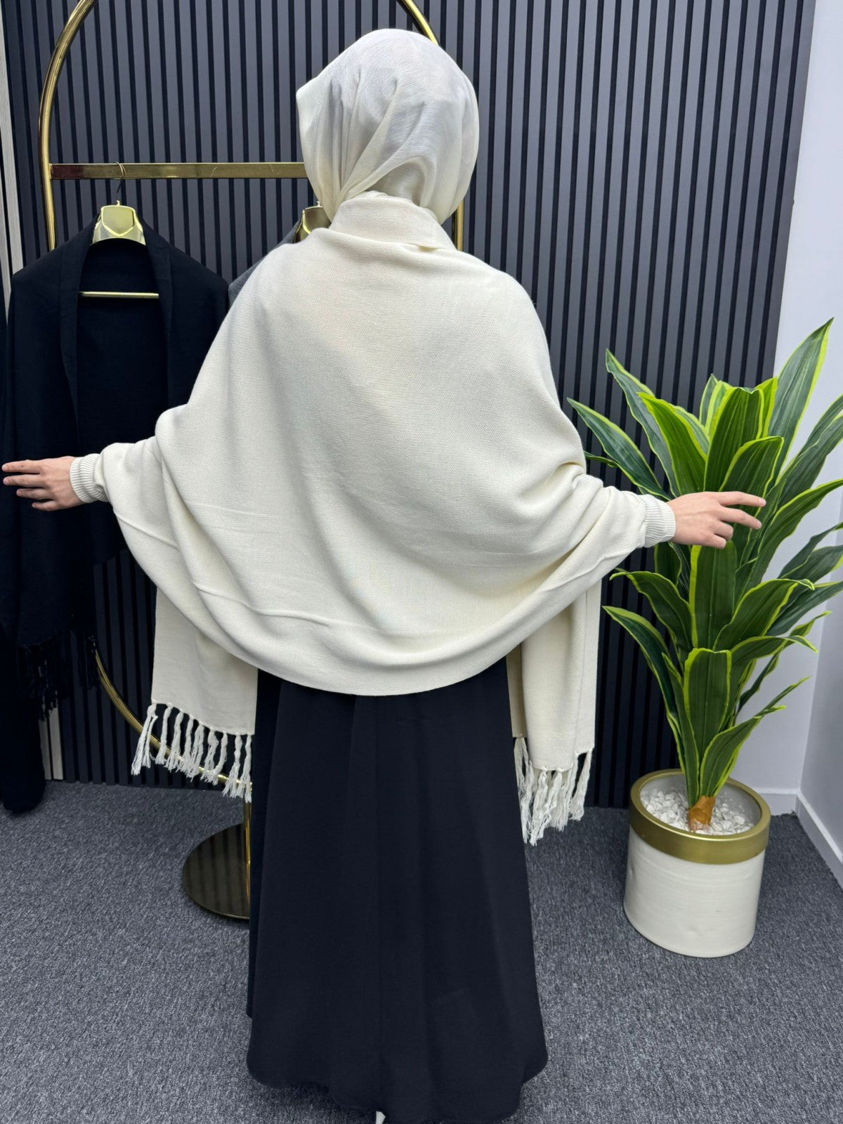 Ch-498 BEA'S Free Flow Fleece Poncho