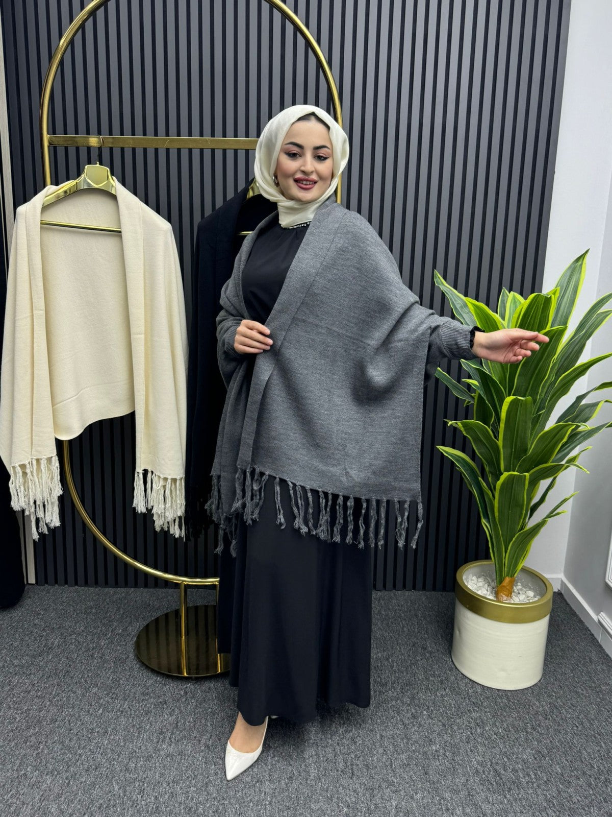 Ch-498 BEA'S Free Flow Fleece Poncho